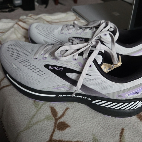 Brooks Women's Adrenaline GTS 23 Shoes Black, Grey, and Purple in Size 10.5 Arch - Picture 5 of 15